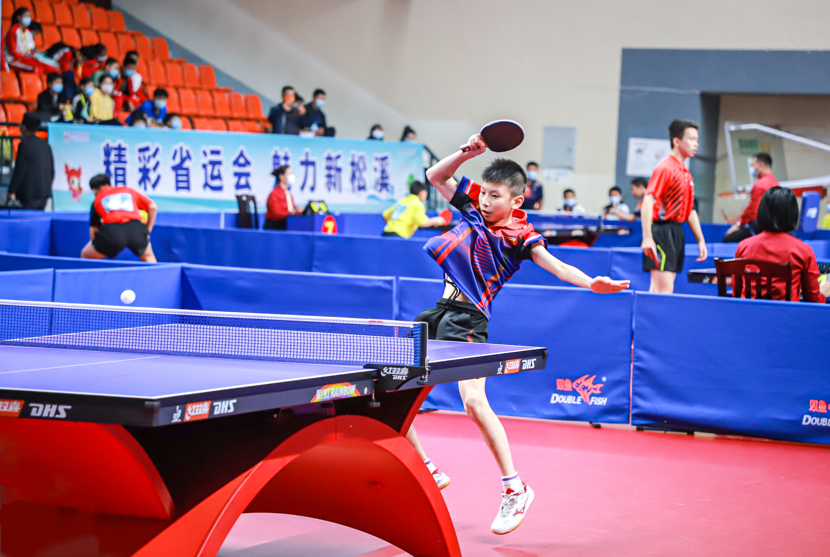 必须在各方 必须在各方