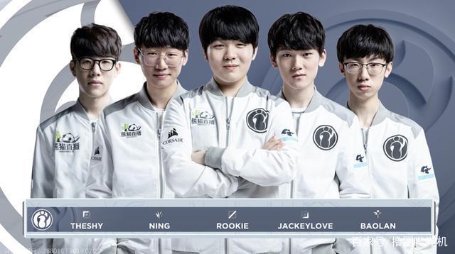 樊振东和李 樊振东和李