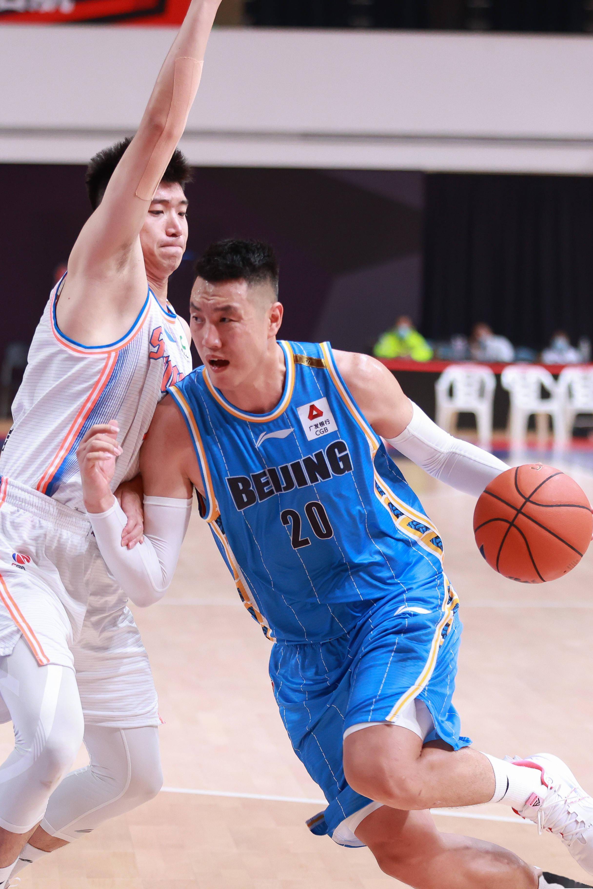 这对他们在 这对他们在